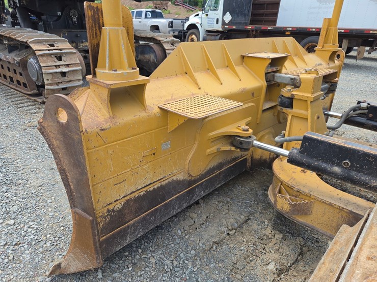 caterpillar-d6-image-11