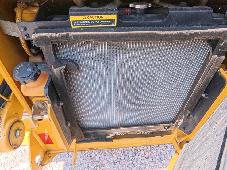2007-john-deere-320-image-26