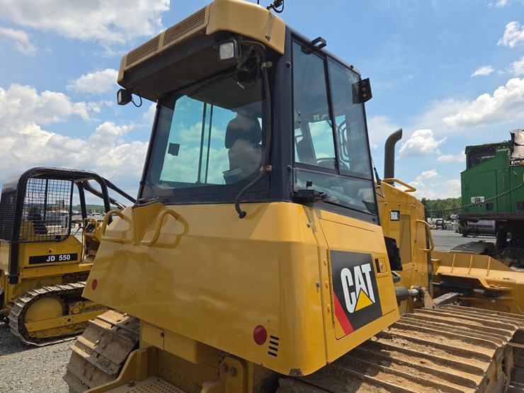 caterpillar-d6-image-37