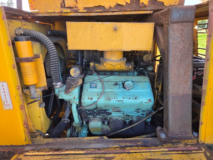 #2446-•-clark-720-crane-truck-image-45