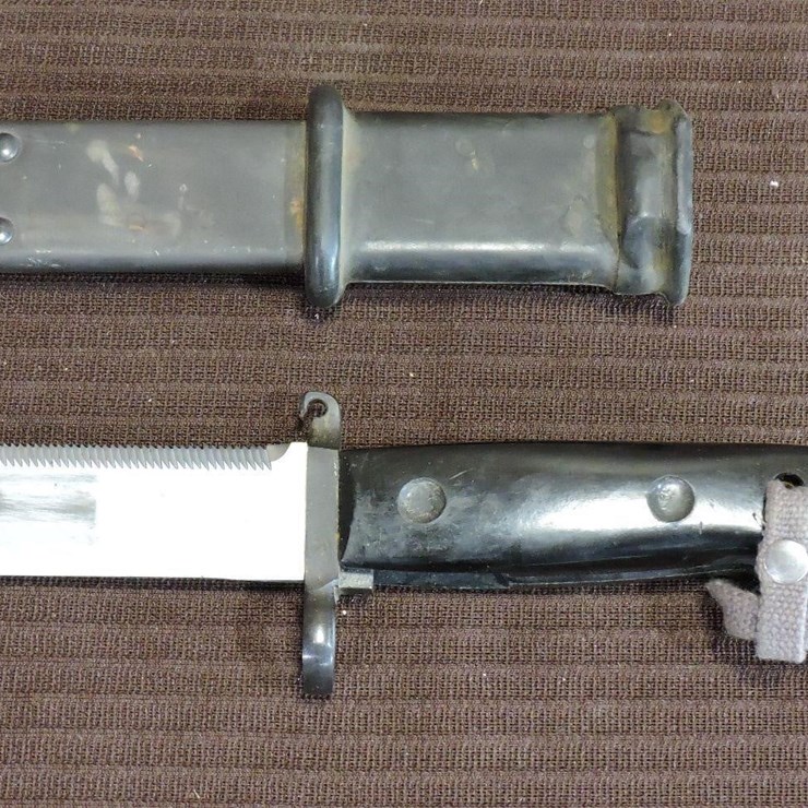 Bayonet w/Sheath, Type Unknown