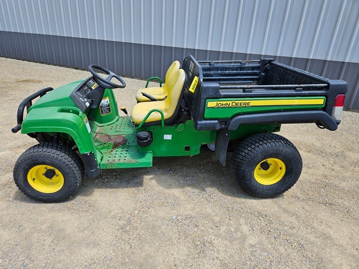 john-deere-gator-image-2