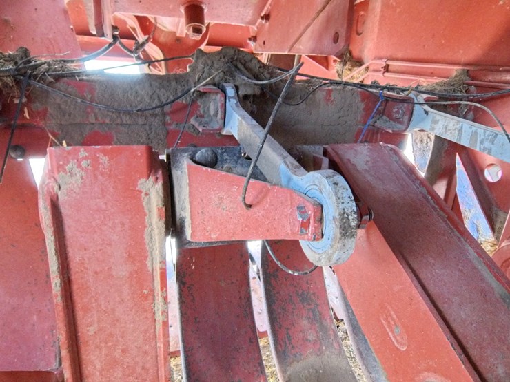 hesston-4900-image-26
