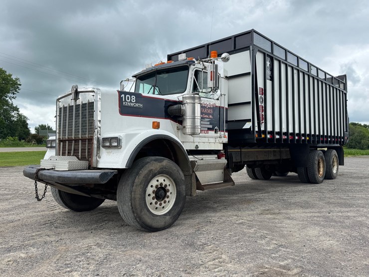 kenworth-w900l-image-1