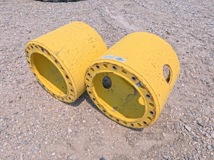 #1084-•-set-of-john-deere-dual-spacers-image-1