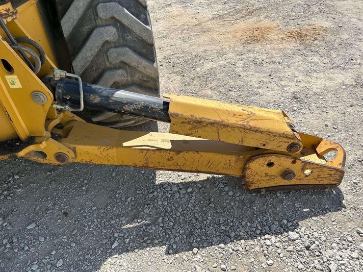 2014-caterpillar-430f-image-32