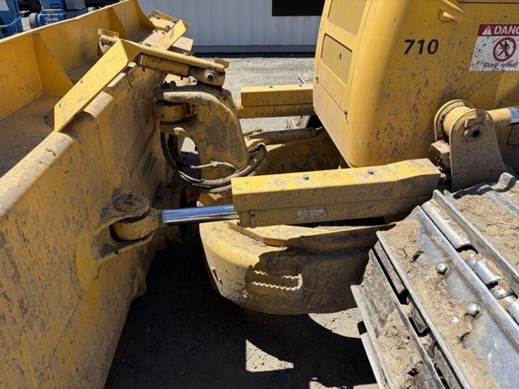 2022-komatsu-d71pxi-24-image-12