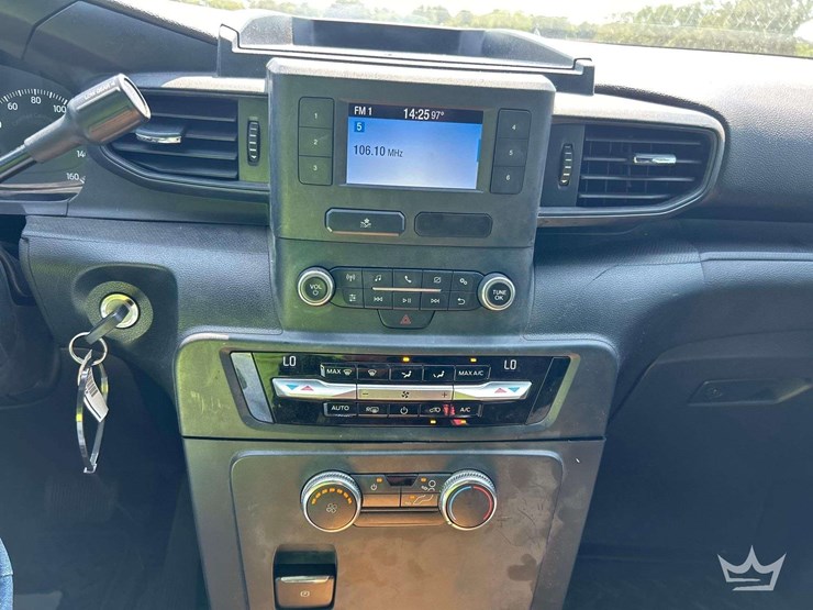 2021-ford-explorer-image-16