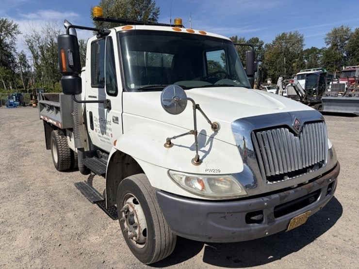 2007-international-durastar-4300-image-2