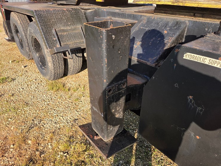 #2446-•-clark-720-crane-truck-image-27