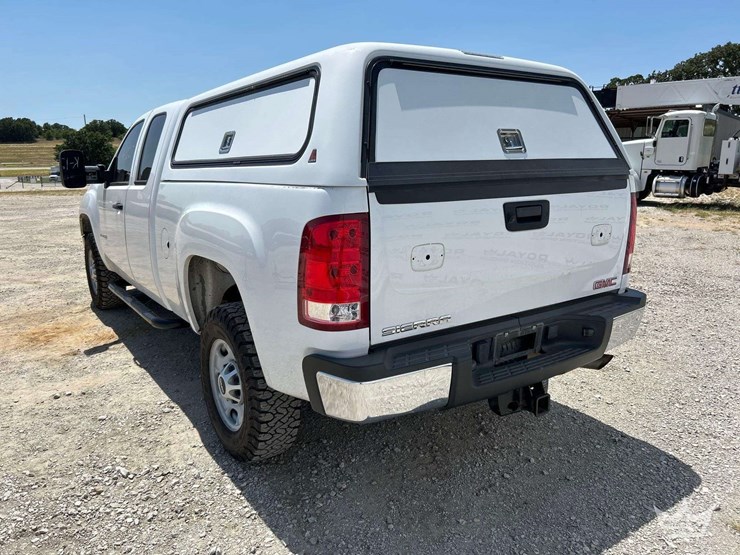 2013-gmc-2500-image-4