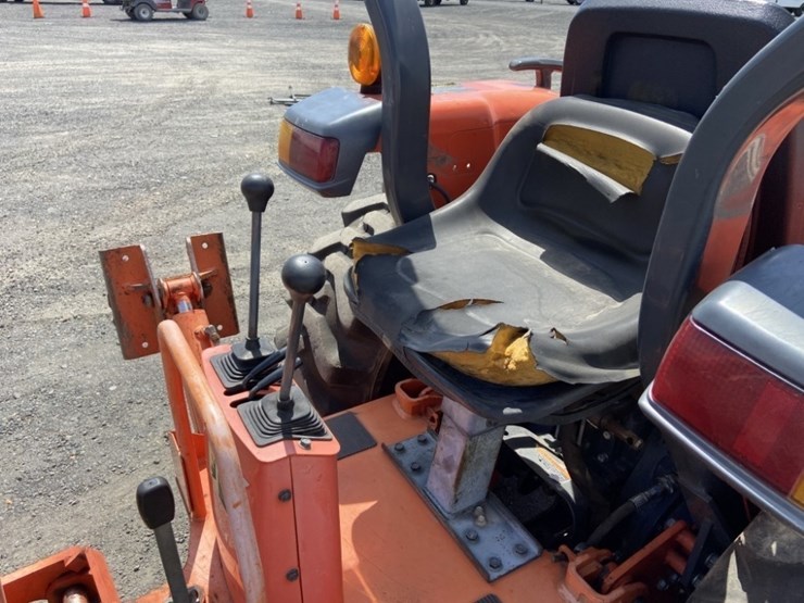 2017-kubota-l3301-image-20