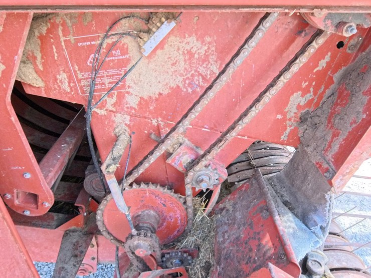 hesston-4900-image-64