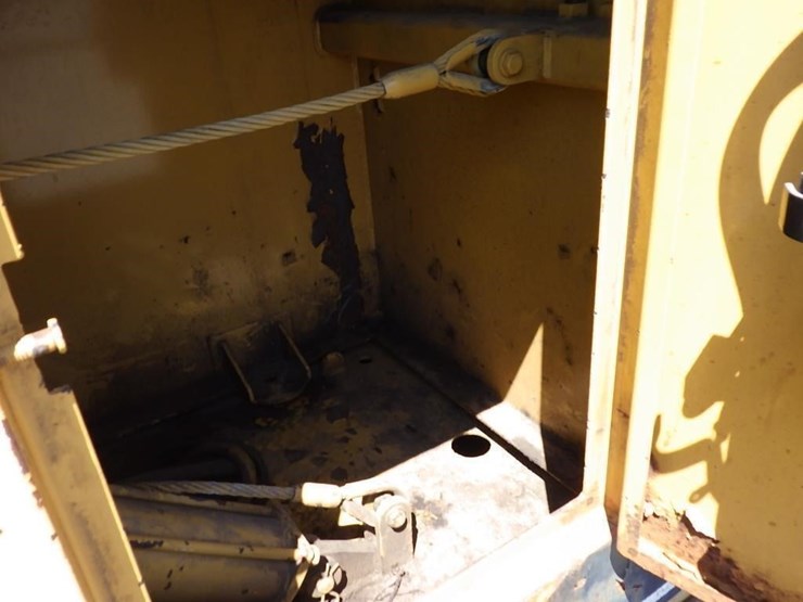 caterpillar-325l-image-38