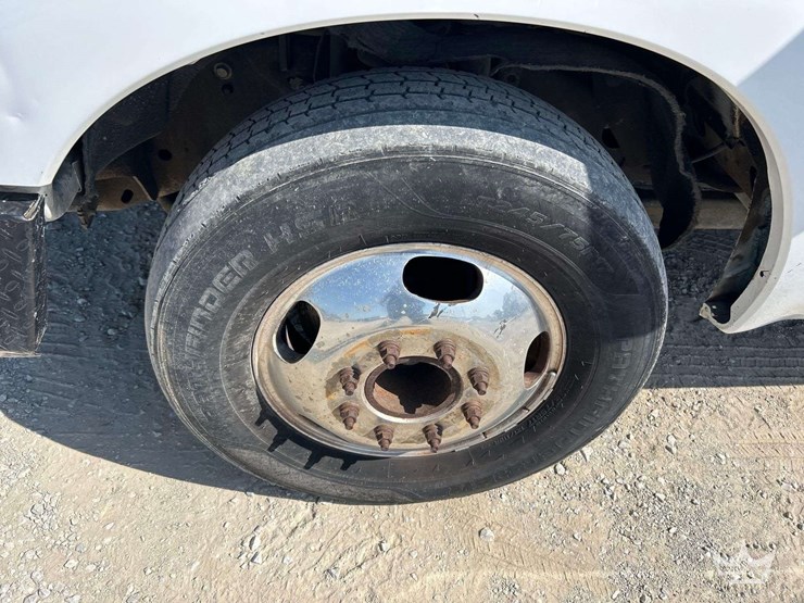 2013-ford-f350-image-24