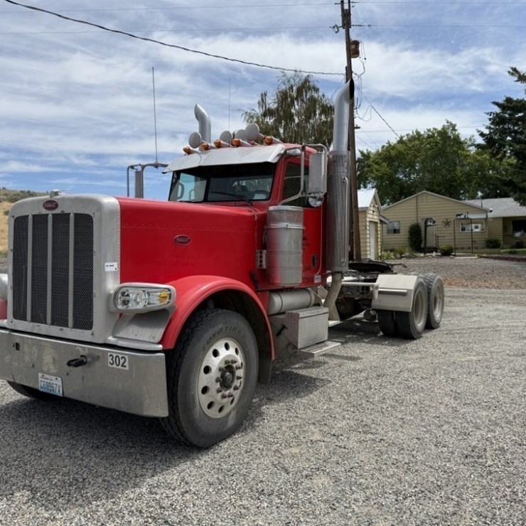 2009 PETERBILT 389