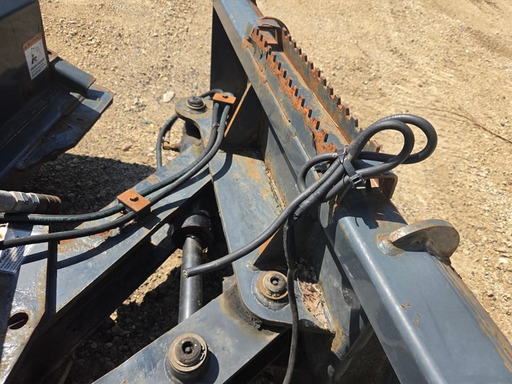 #2440-•-virnig-approx.-60"-skid-steer-sweeper-attachment-image-8