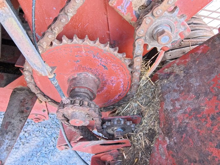 hesston-4900-image-66