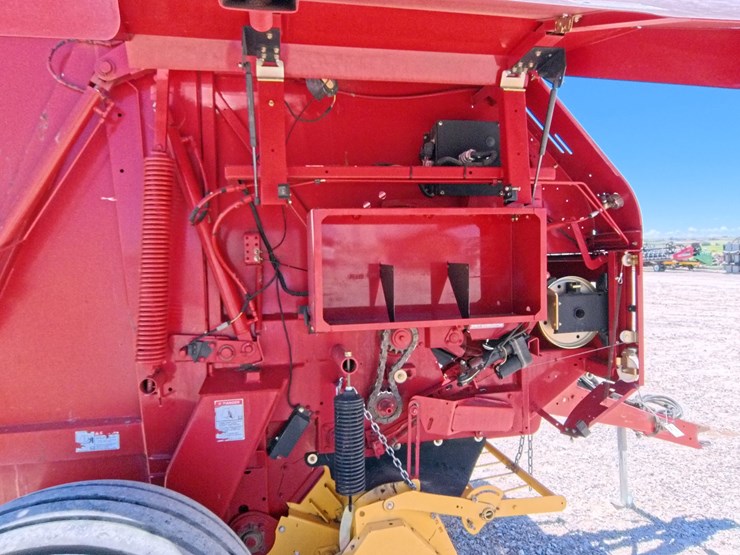2011-new-holland-br7090-image-68