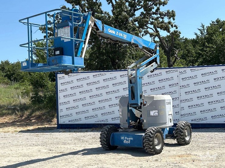 2008-genie-z-34/22-22ft-4x4-articulating-boom-lift-image-1