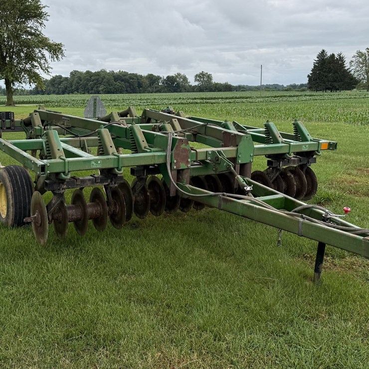 JOHN DEERE 712