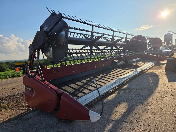 2014-case-ih-3162-image-4