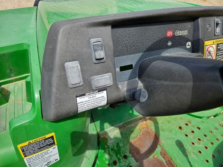 john-deere-gator-image-26