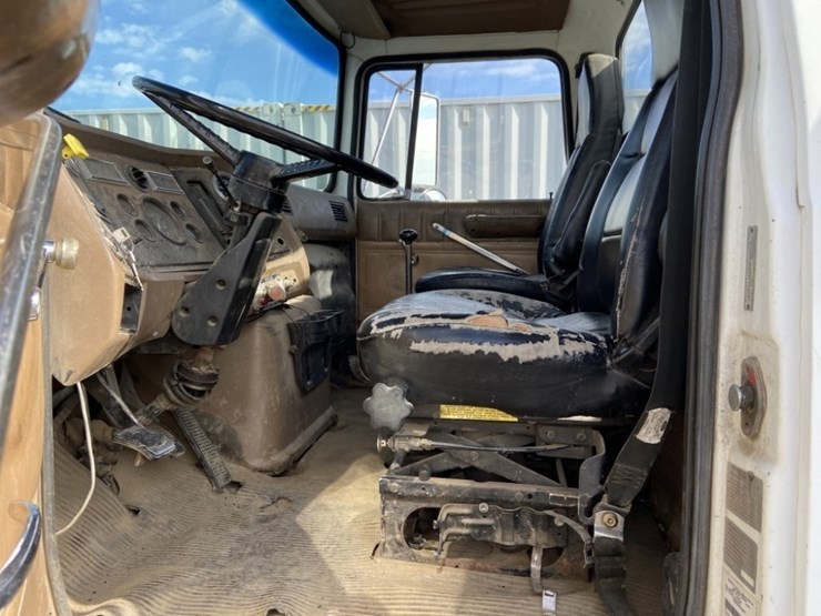 1994-ford-l8000-image-13