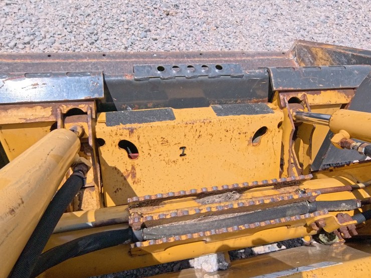 2007-john-deere-320-image-12