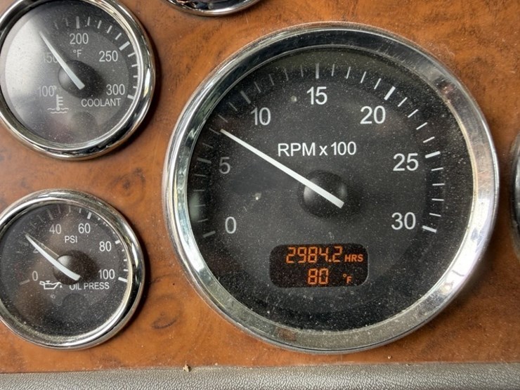 2009-peterbilt-389-image-36