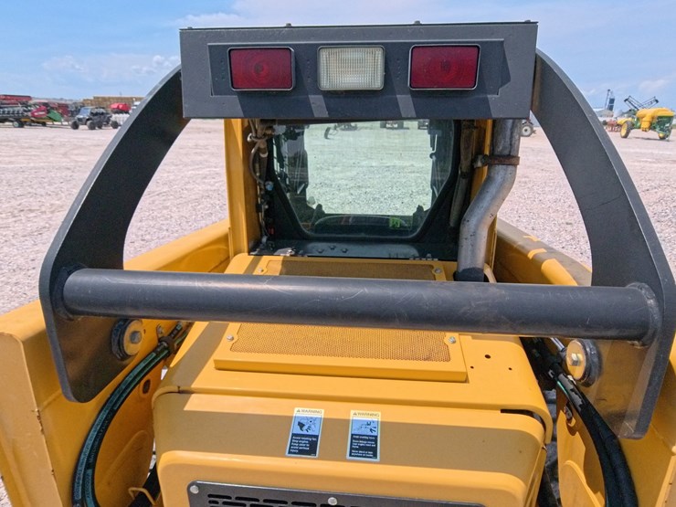 2007-john-deere-320-image-22