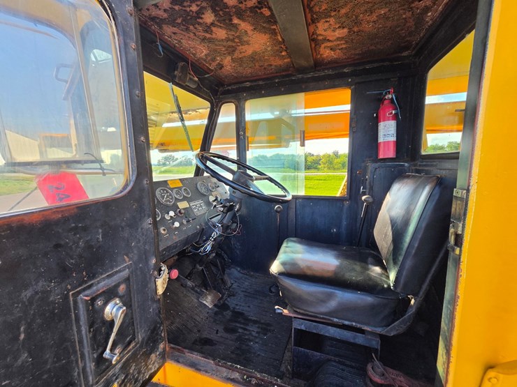 #2446-•-clark-720-crane-truck-image-52