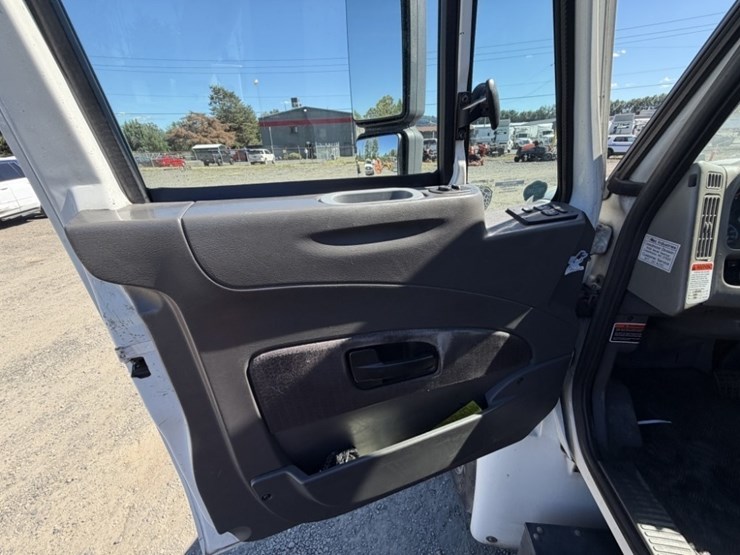 2013-international-durastar-4300-image-26