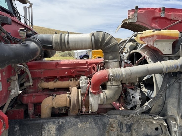 2009-peterbilt-389-image-24