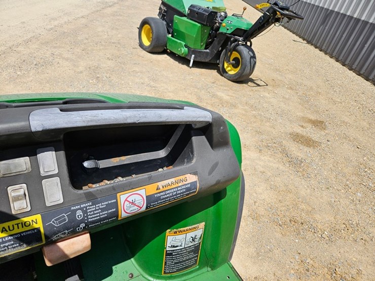 2011-john-deere-gator-image-22