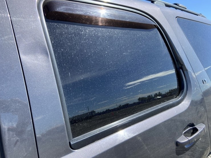 2010-chevrolet-tahoe-lt-image-39