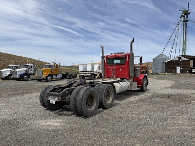 2009-peterbilt-389-image-4
