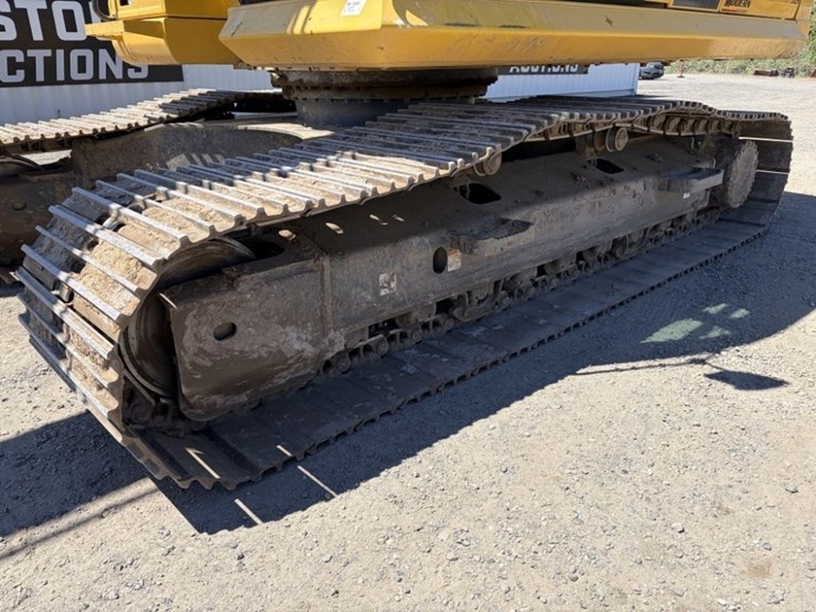 2023-komatsu-pc210-lc-11-image-20