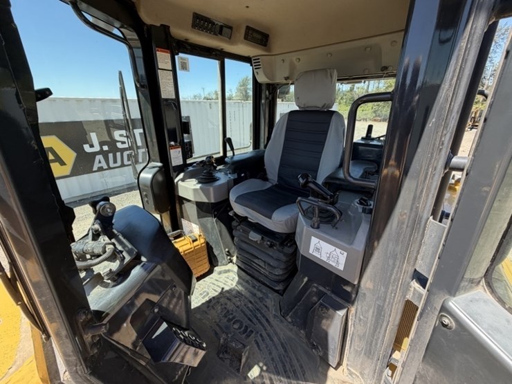 2022-komatsu-d71pxi-24-image-23