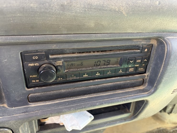 2006-isuzu-npr-image-25