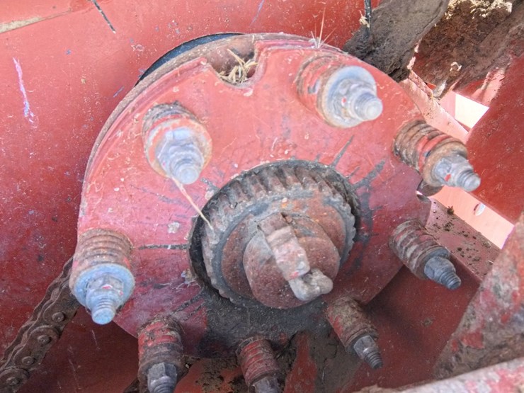 hesston-4900-image-59