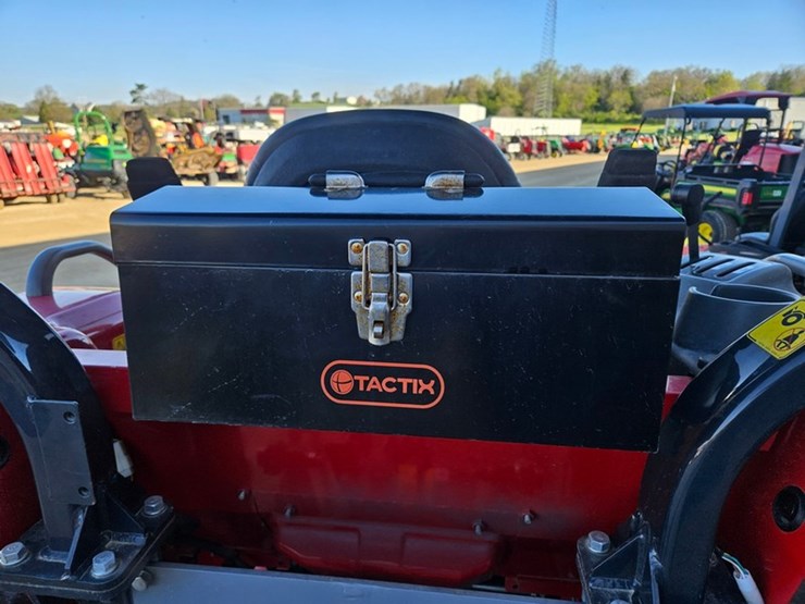 massey-ferguson-1735m-image-22