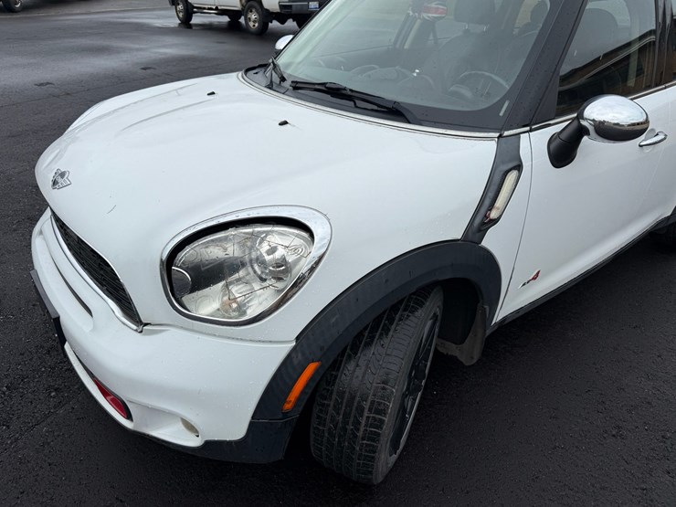 #1439-•-2011-mini-cooper-s-4-door-hatchback-image-9