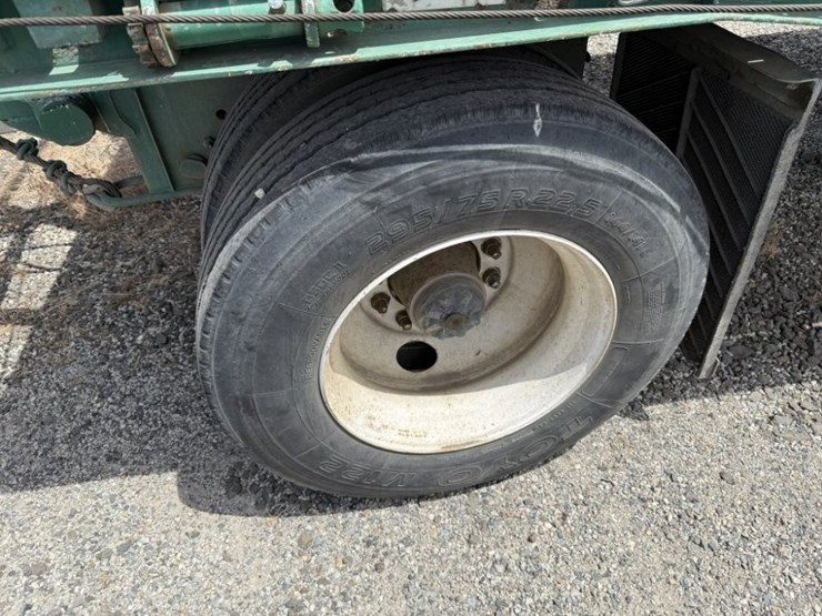 t/a-flatbed-pup-trailer-image-11