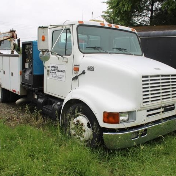 2002 INTERNATIONAL 4700