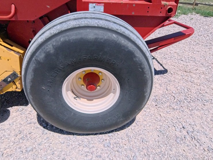 2011-new-holland-br7090-image-44