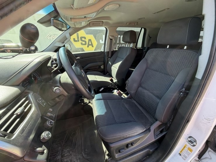 2018-chevrolet-tahoe-image-24
