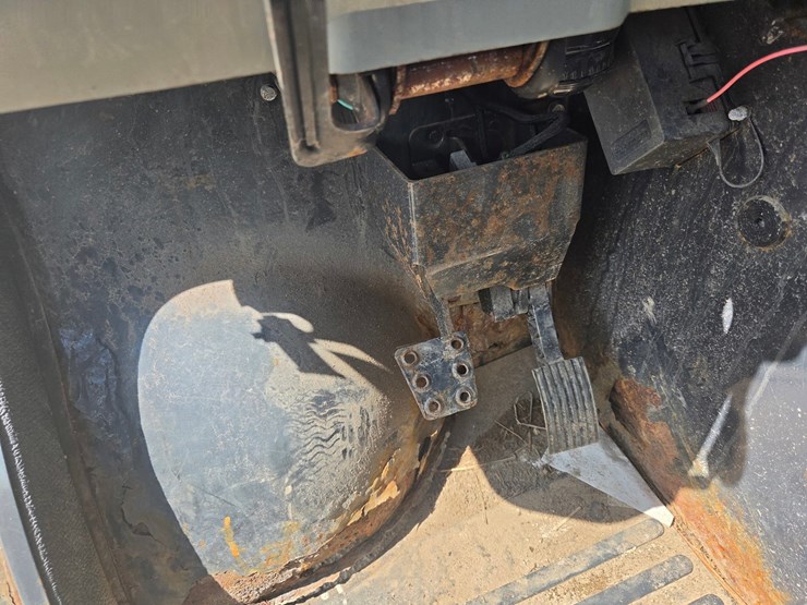 bobcat-toolcat-5600-image-30