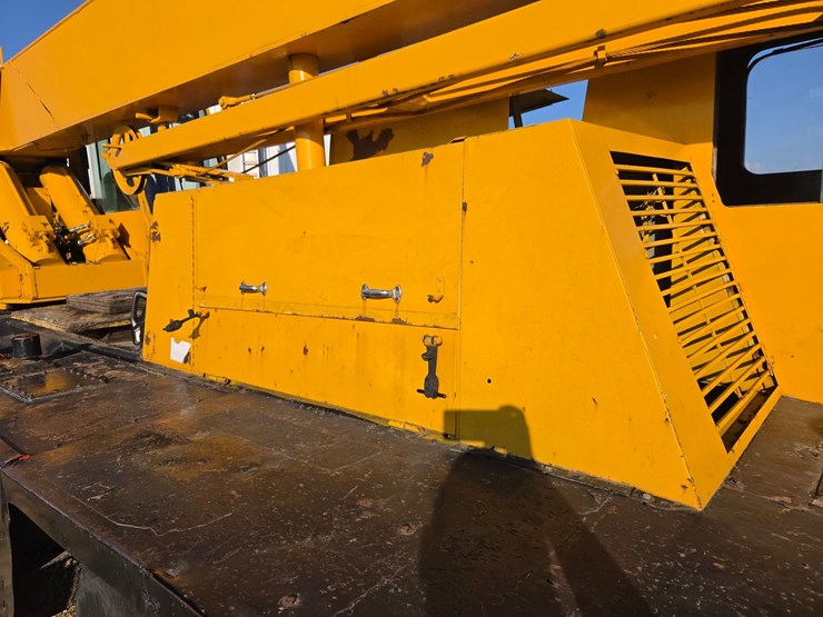 #2446-•-clark-720-crane-truck-image-24