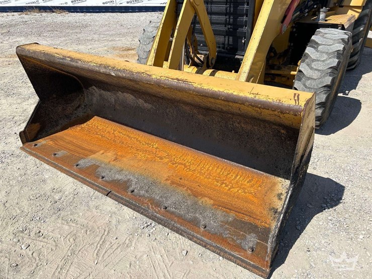 2014-caterpillar-430f-image-19
